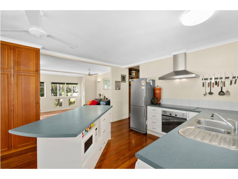 12 Fogarty Street, Whitfield QLD 4870