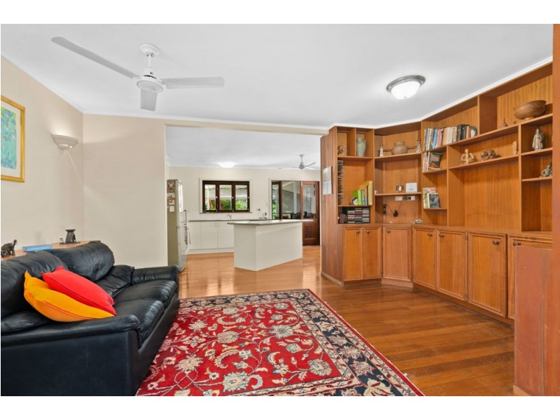 12 Fogarty Street, Whitfield QLD 4870