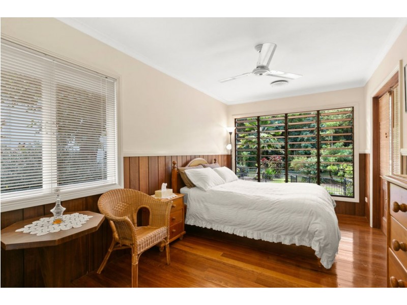 12 Fogarty Street, Whitfield QLD 4870