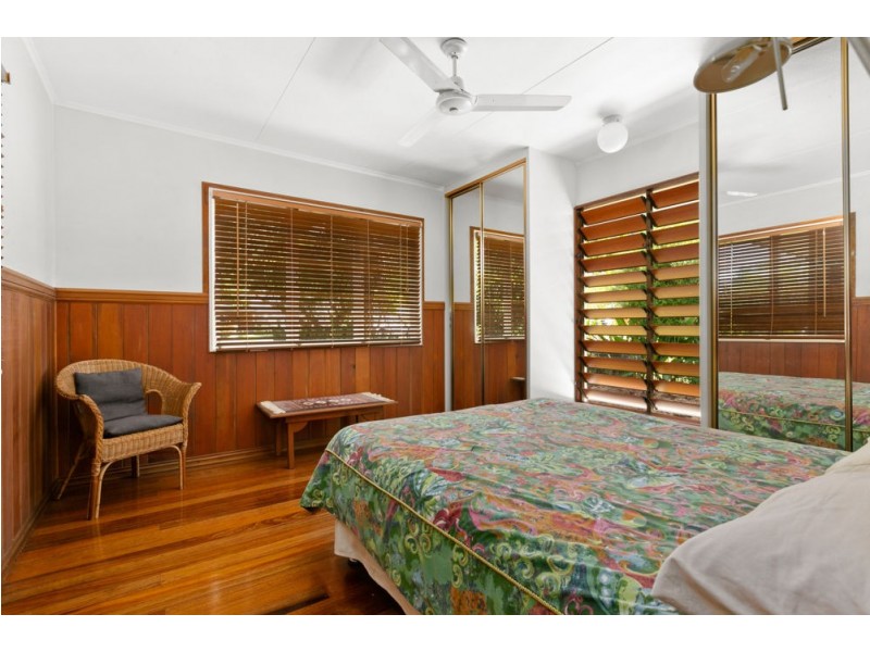 12 Fogarty Street, Whitfield QLD 4870