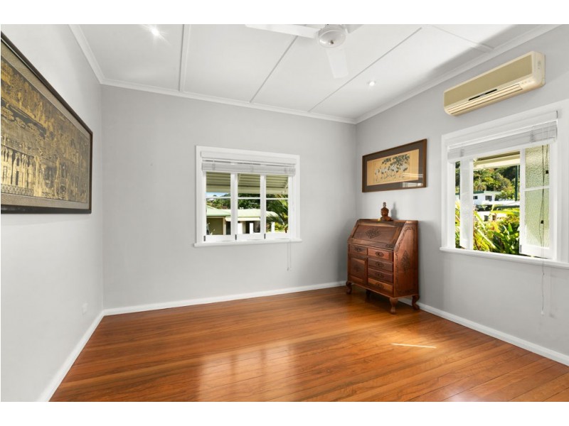 14 Junction Street, Edge Hill QLD 4870