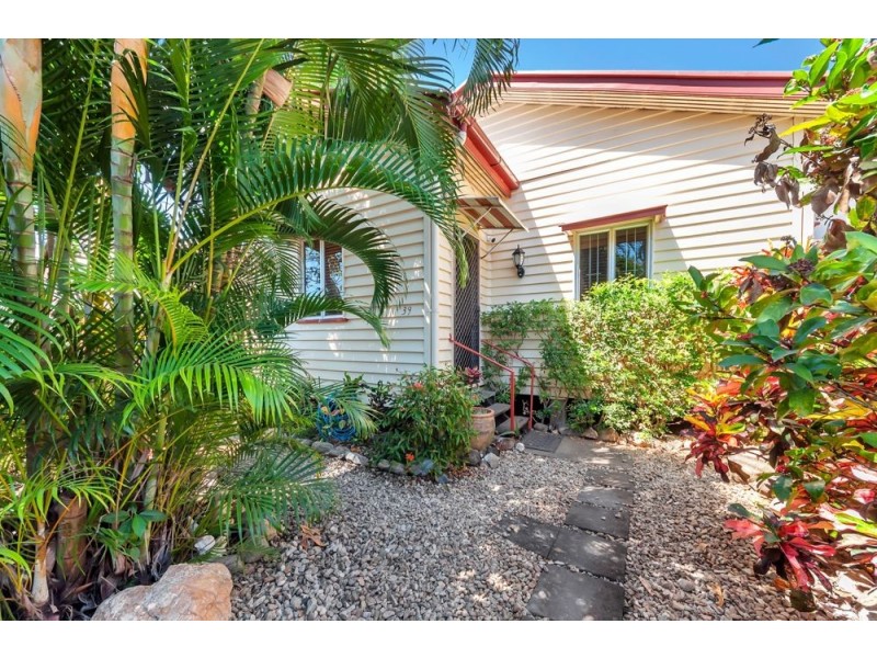 39 Nelson Street, Bungalow QLD 4870