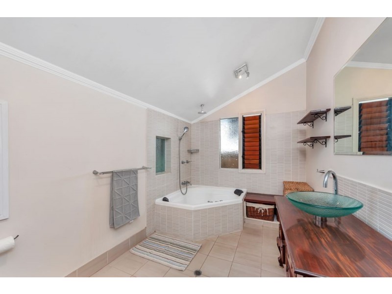 39 Nelson Street, Bungalow QLD 4870