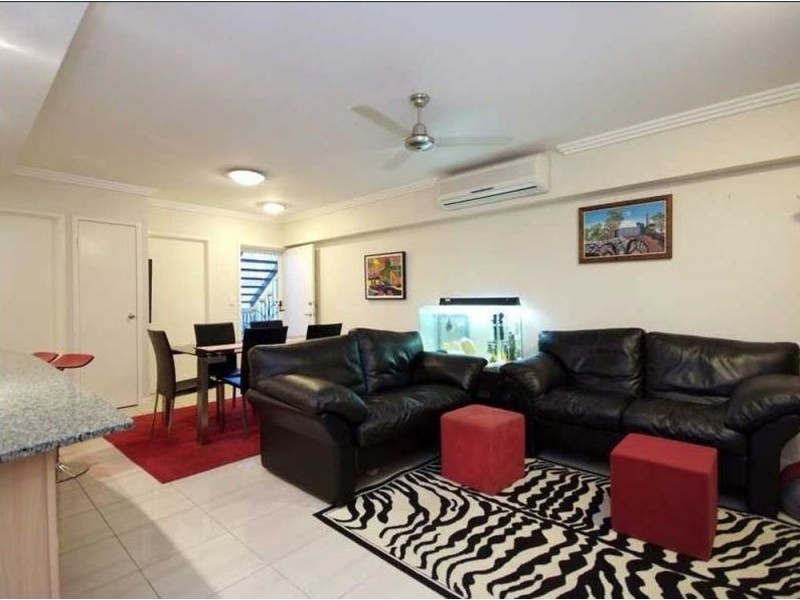 2/242 Grafton Street, Cairns North QLD 4870