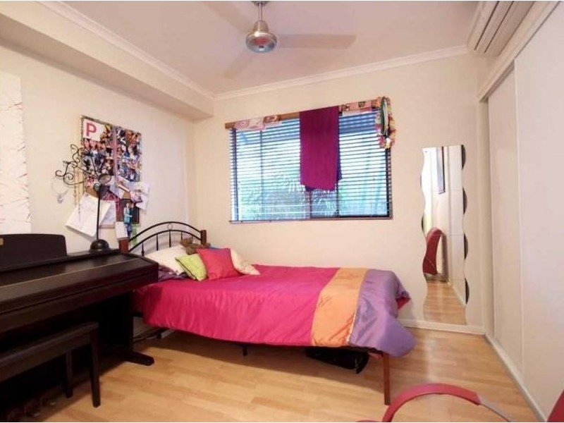 2/242 Grafton Street, Cairns North QLD 4870