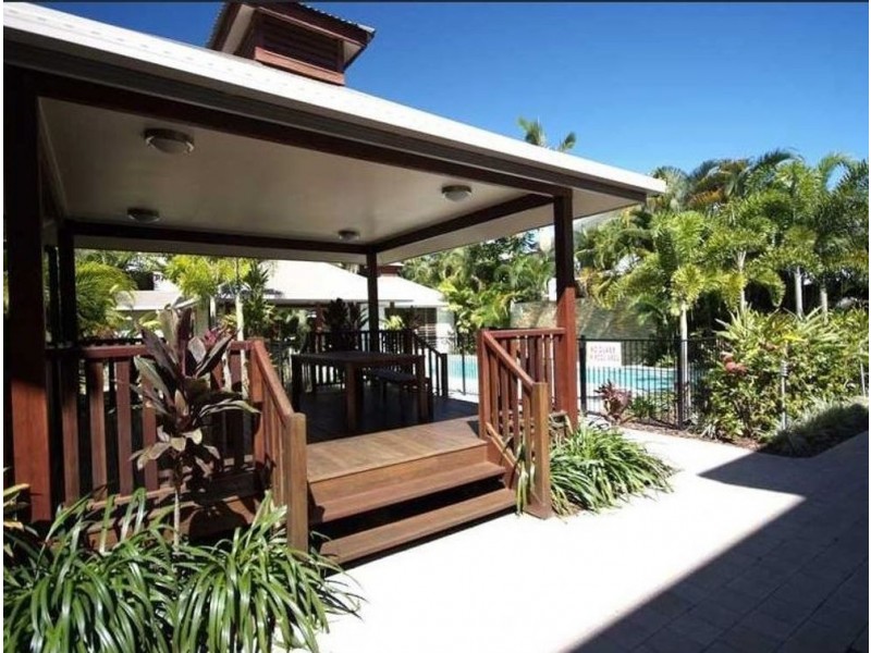 2/242 Grafton Street, Cairns North QLD 4870