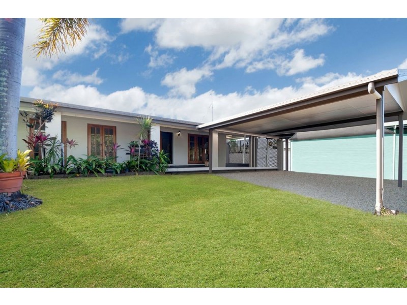 4 Ixora Court, Mooroobool QLD 4870