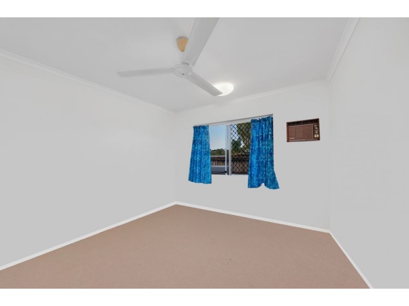 4 Ixora Court, Mooroobool QLD 4870