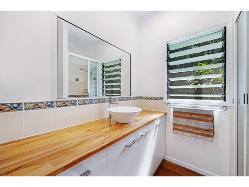 426 Brinsmead Road, Brinsmead QLD 4870