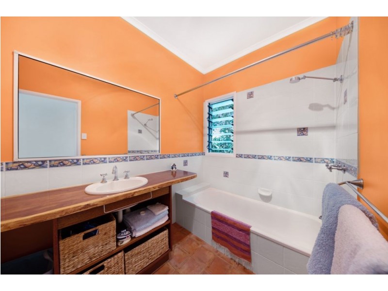 426 Brinsmead Road, Brinsmead QLD 4870