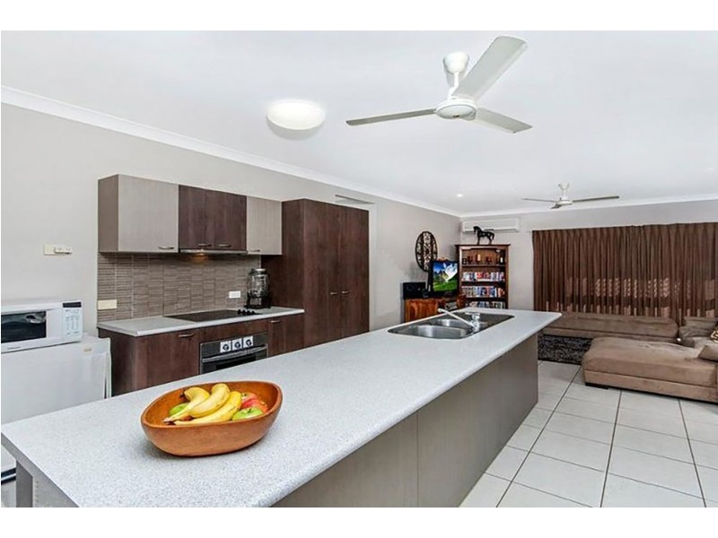 59 William Hickey Street, Redlynch QLD 4870