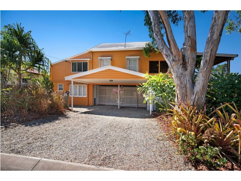 77 Tucker Street, Machans Beach QLD 4878