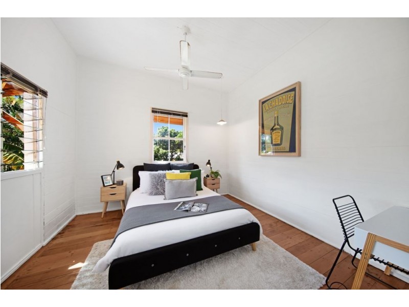 77 Tucker Street, Machans Beach QLD 4878