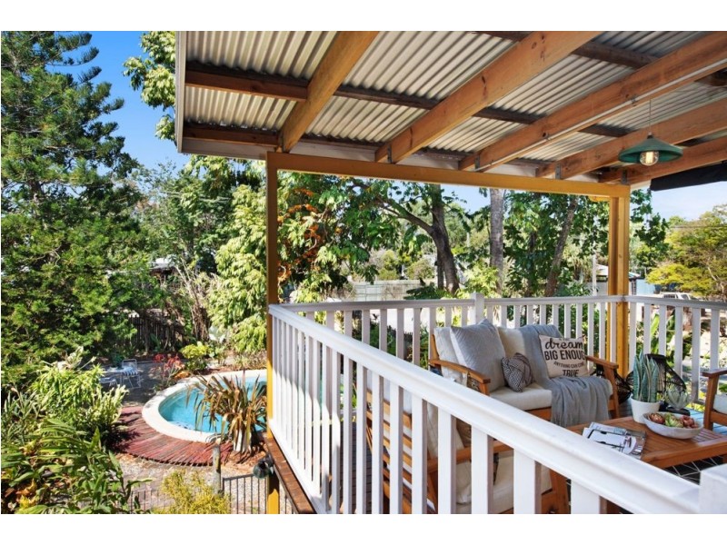 77 Tucker Street, Machans Beach QLD 4878