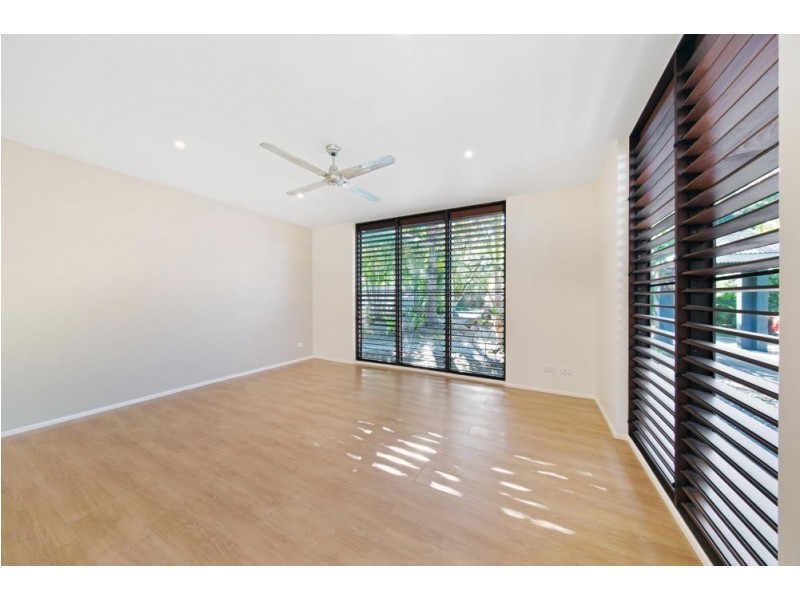 17 Barrier Close, Clifton Beach QLD 4879