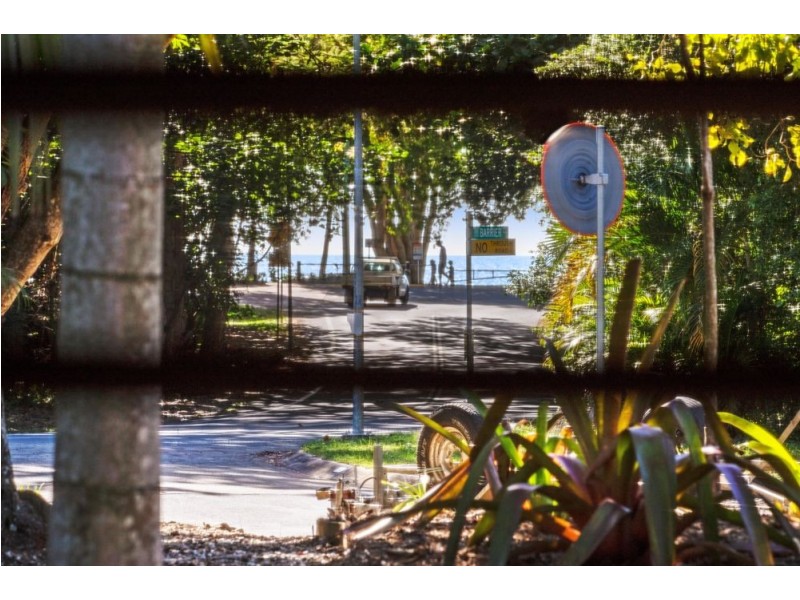 17 Barrier Close, Clifton Beach QLD 4879