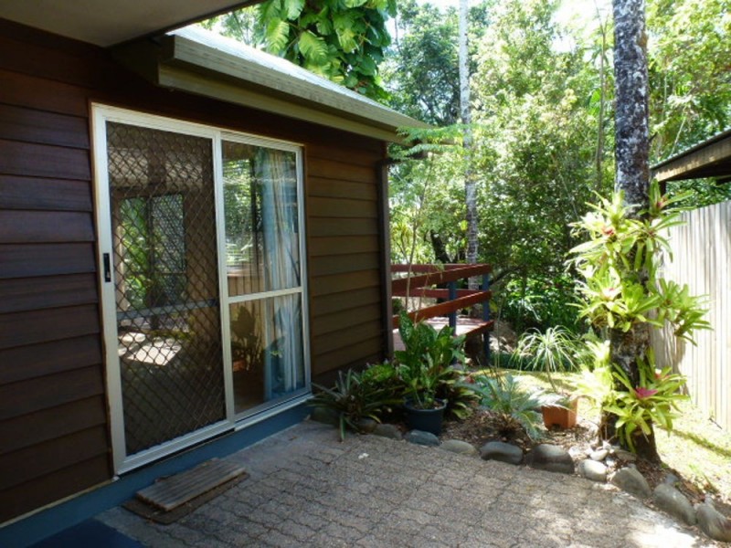 1/ 23 Heavey Crescent, Whitfield QLD 4870