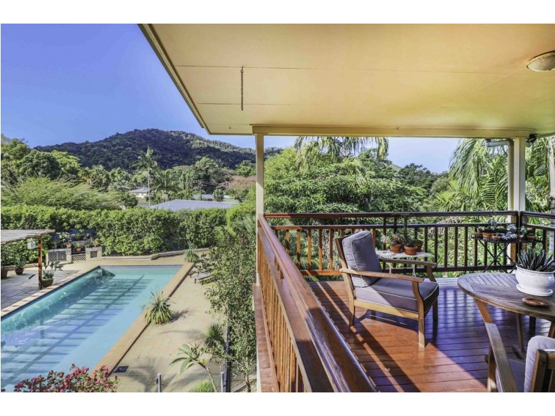 141 Hillview Crescent, Whitfield QLD 4870