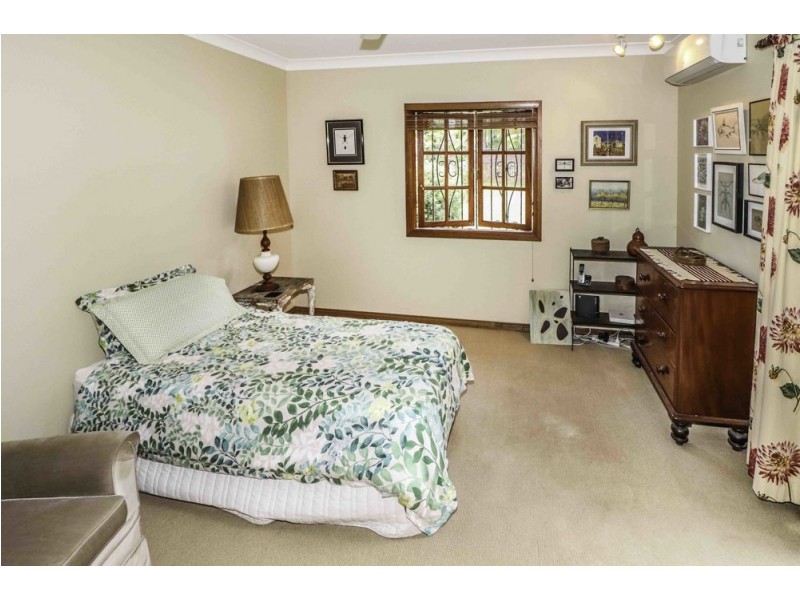 141 Hillview Crescent, Whitfield QLD 4870