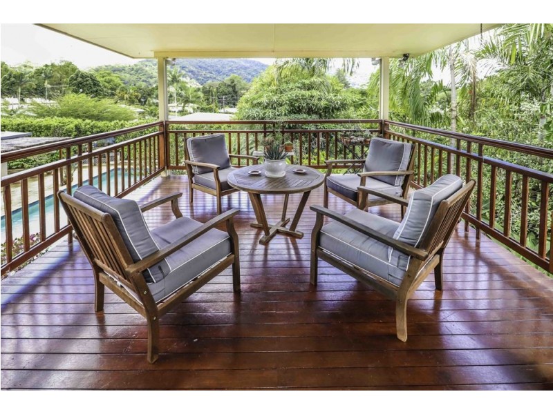 141 Hillview Crescent, Whitfield QLD 4870