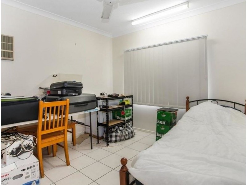 2/342-344 Mccoombe Street, Mooroobool QLD 4870