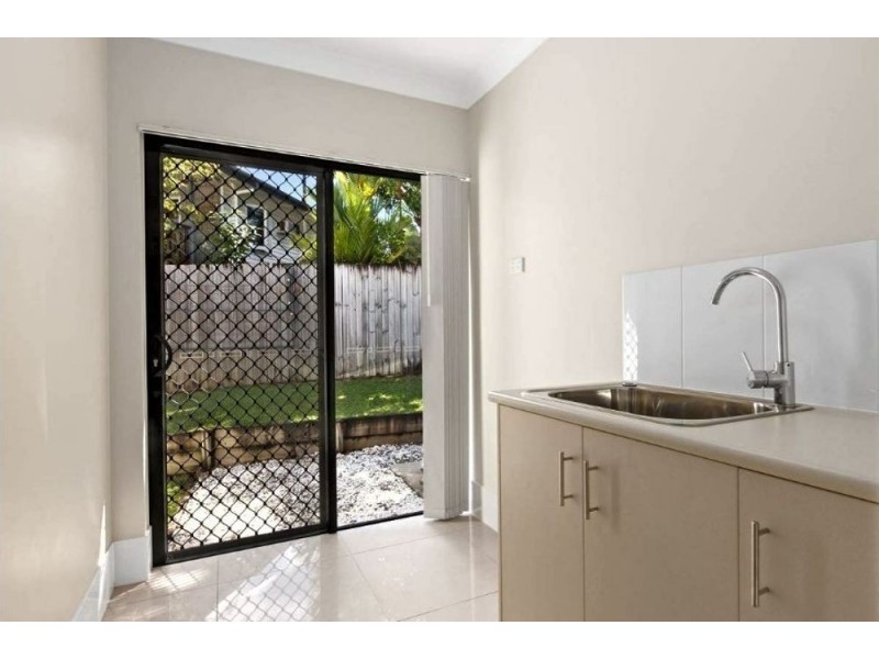 4a Keirle Avenue, Whitfield QLD 4870