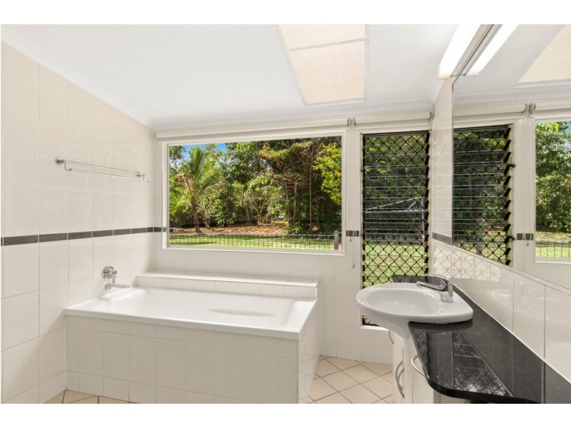 12 Leftwich Street, White Rock QLD 4868