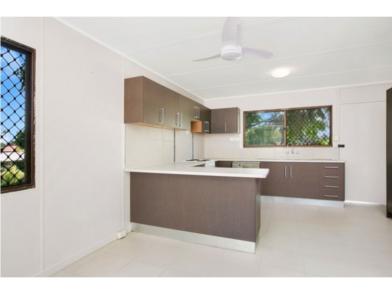 9 Melaleuca Street, Manunda QLD 4870