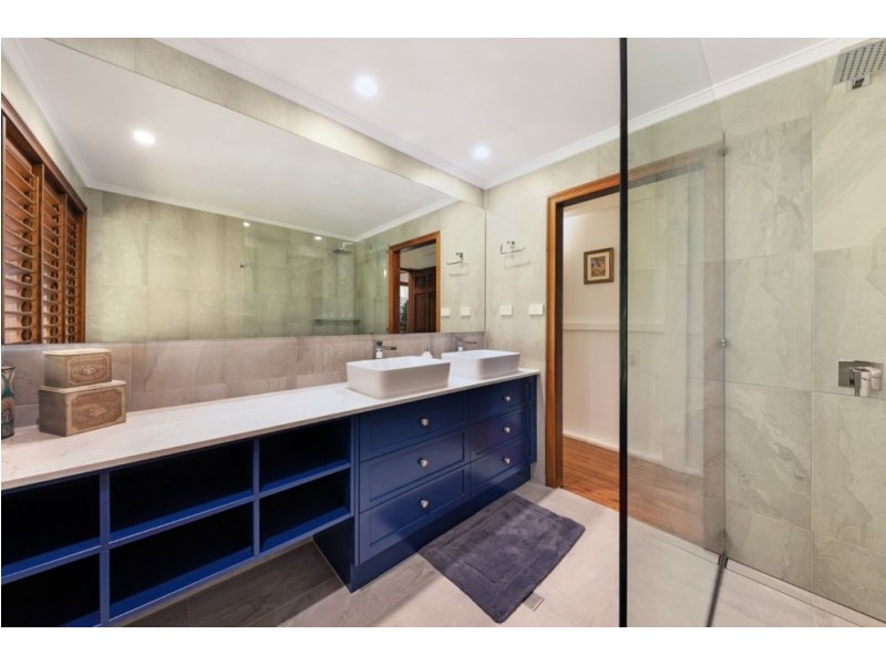 28 Collins Avenue, Edge Hill QLD 4870