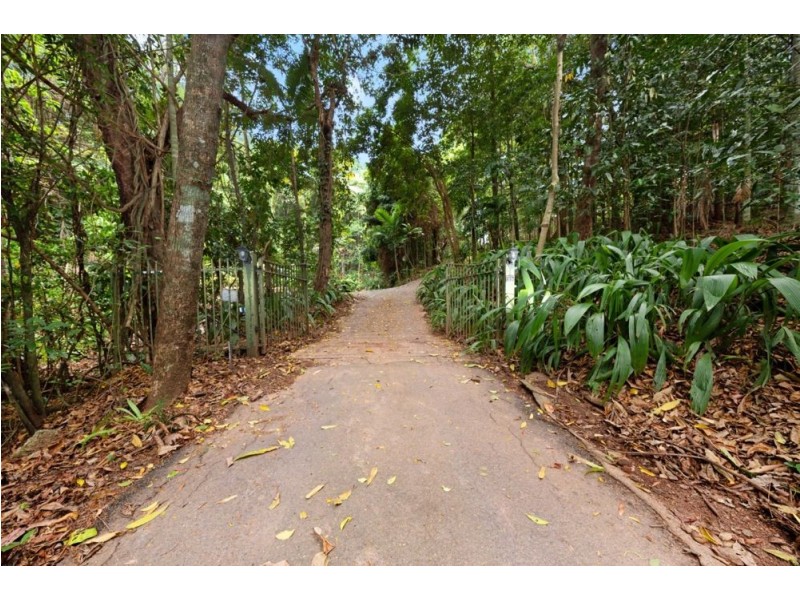 28 Collins Avenue, Edge Hill QLD 4870