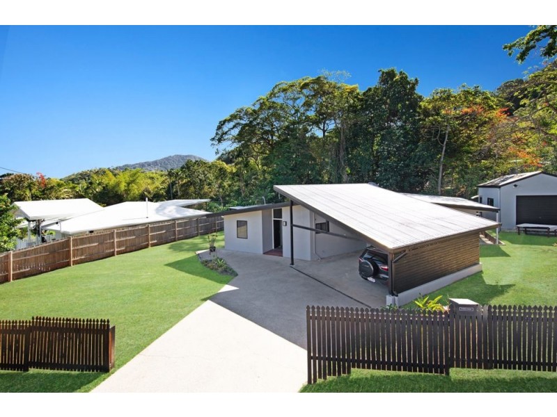 83 Hillview Crescent, Whitfield QLD 4870