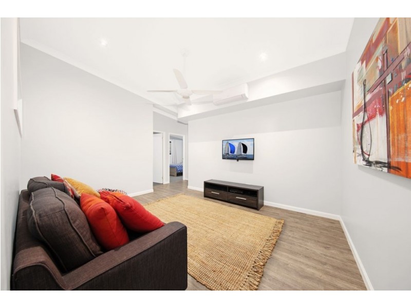83 Hillview Crescent, Whitfield QLD 4870