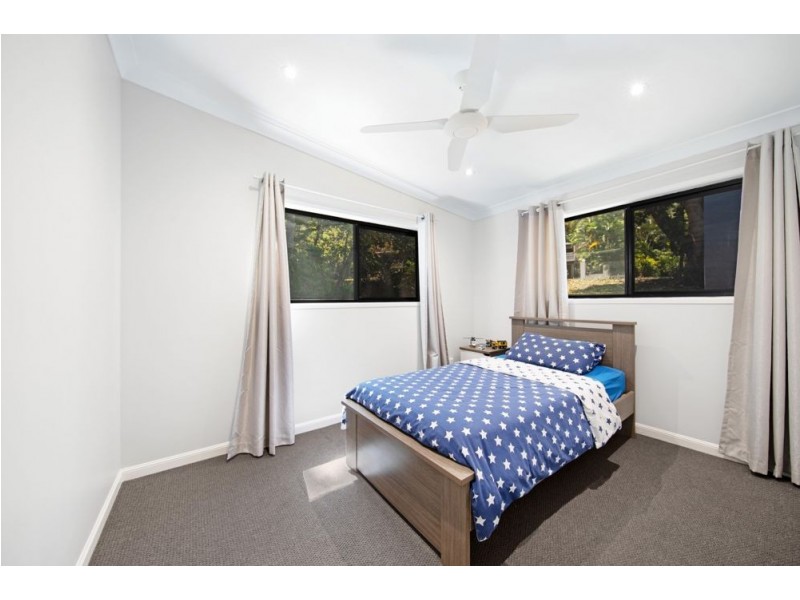 83 Hillview Crescent, Whitfield QLD 4870