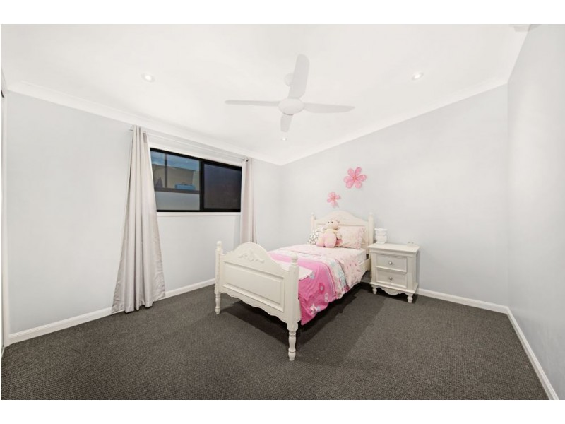 83 Hillview Crescent, Whitfield QLD 4870