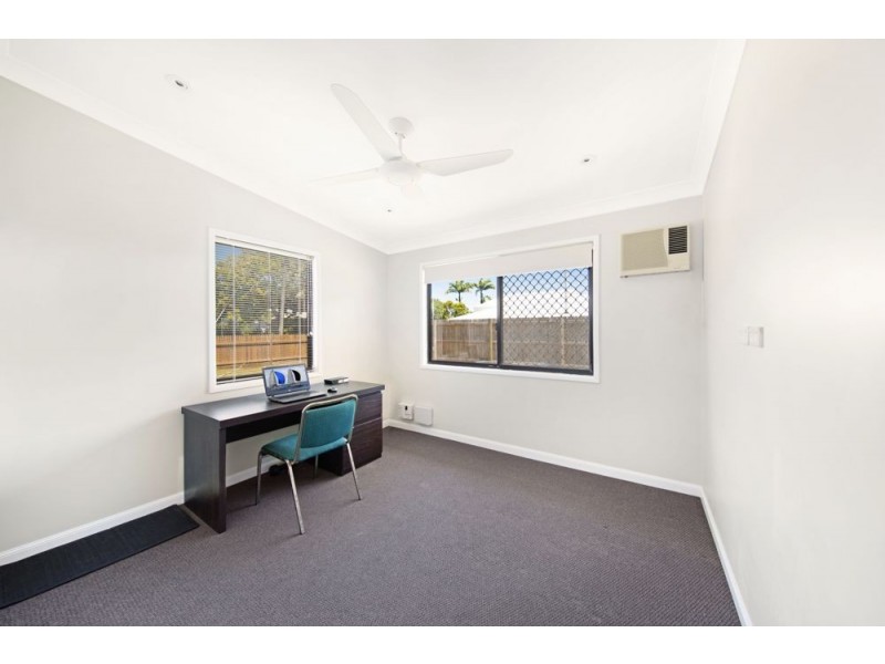 83 Hillview Crescent, Whitfield QLD 4870