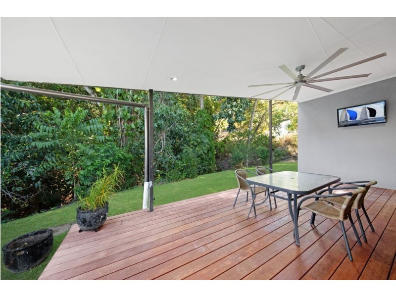 83 Hillview Crescent, Whitfield QLD 4870