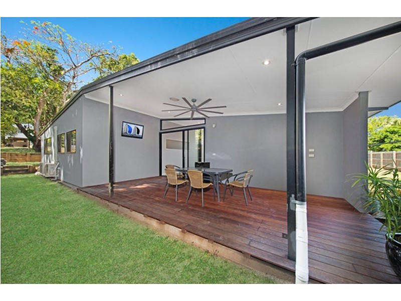 83 Hillview Crescent, Whitfield QLD 4870