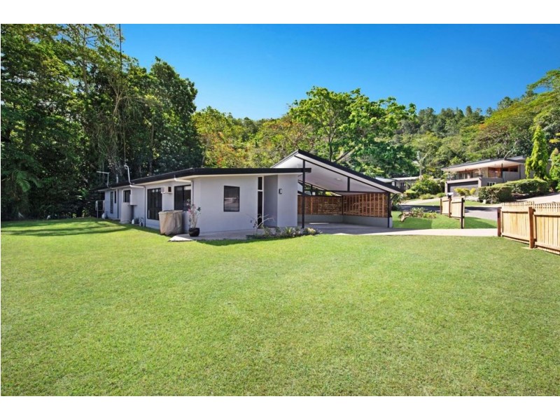83 Hillview Crescent, Whitfield QLD 4870