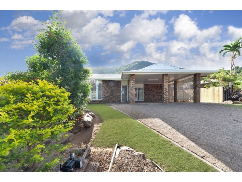 30 Strathmore Court, Mooroobool QLD 4870