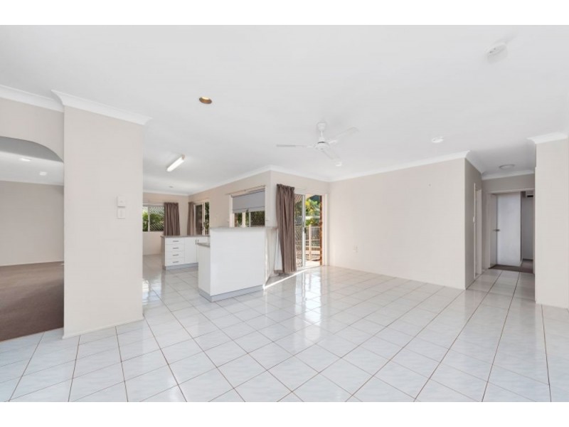 30 Strathmore Court, Mooroobool QLD 4870
