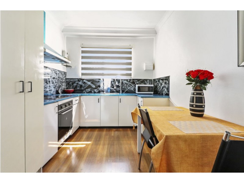 2/87 Earl St, Westcourt QLD 4870