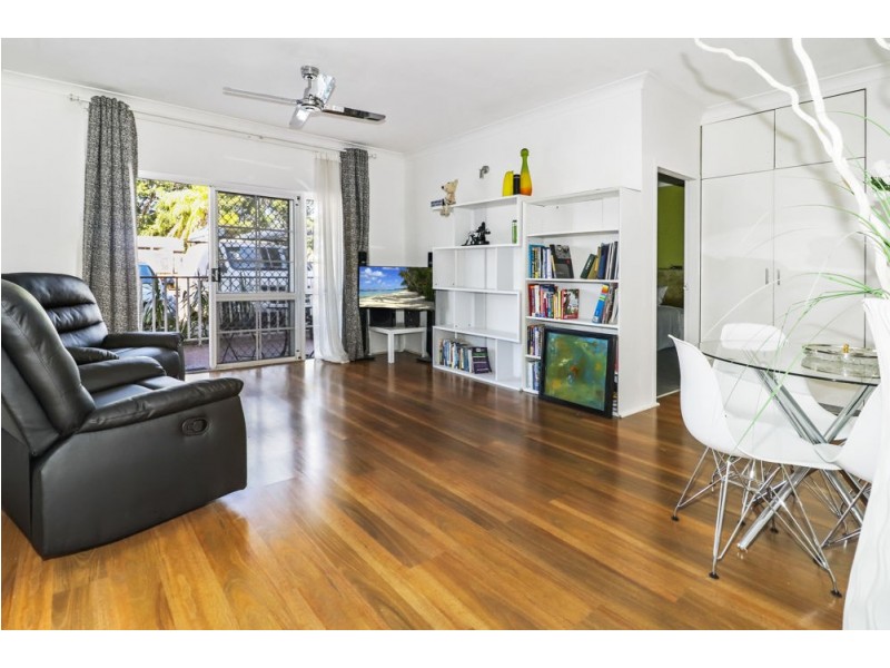 2/87 Earl St, Westcourt QLD 4870