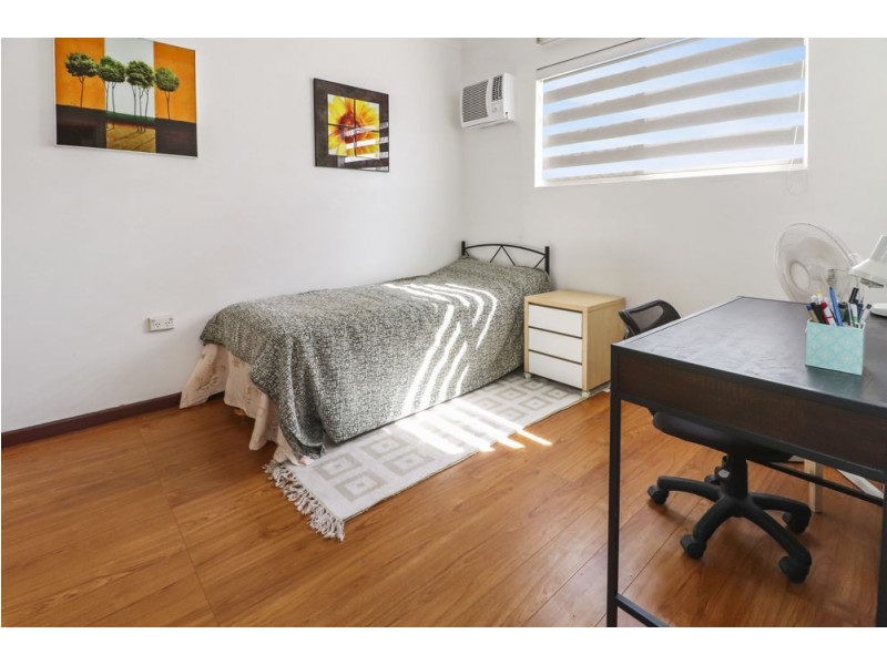 2/87 Earl St, Westcourt QLD 4870