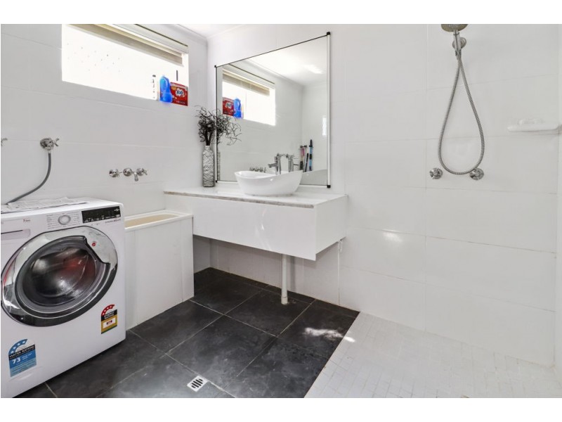 2/87 Earl St, Westcourt QLD 4870