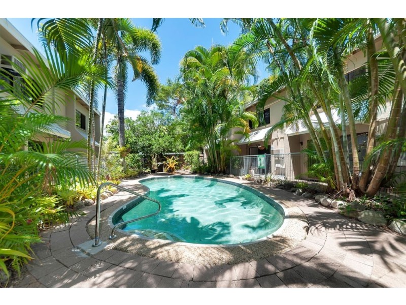 2/323 McLeod Street, Cairns North QLD 4870