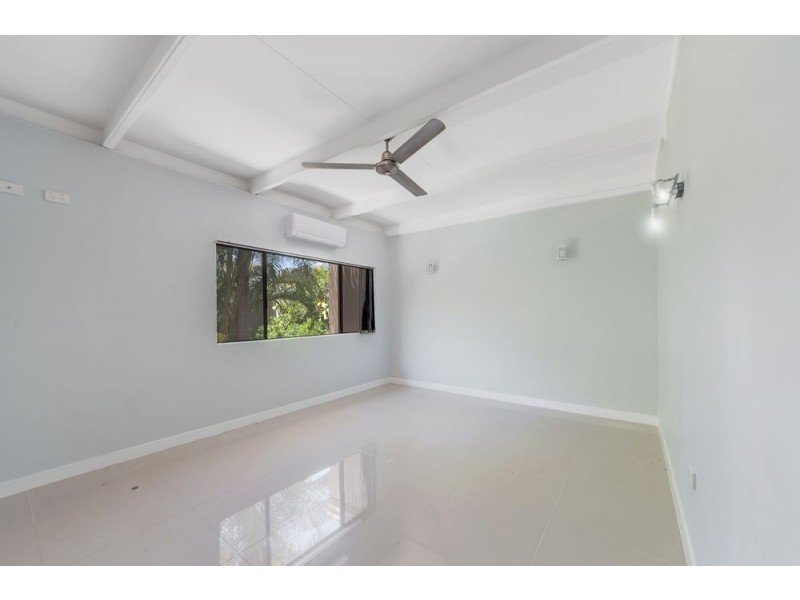 2/323 McLeod Street, Cairns North QLD 4870