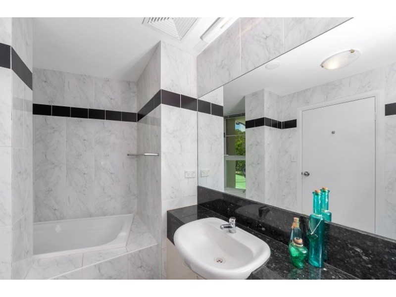 11/2-4 Deauville Close, Yorkeys Knob QLD 4878