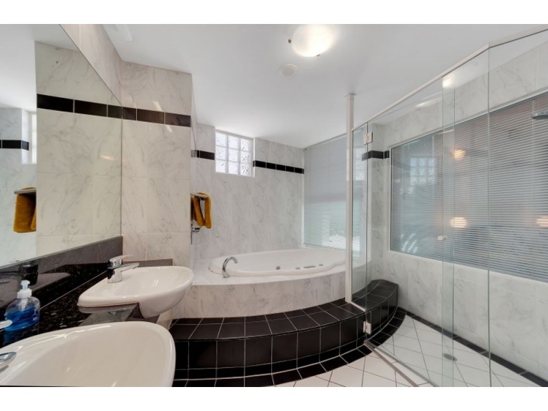 11/2-4 Deauville Close, Yorkeys Knob QLD 4878