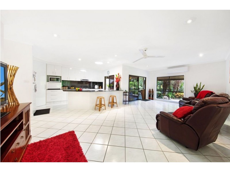 6 Nero Close, Mooroobool QLD 4870