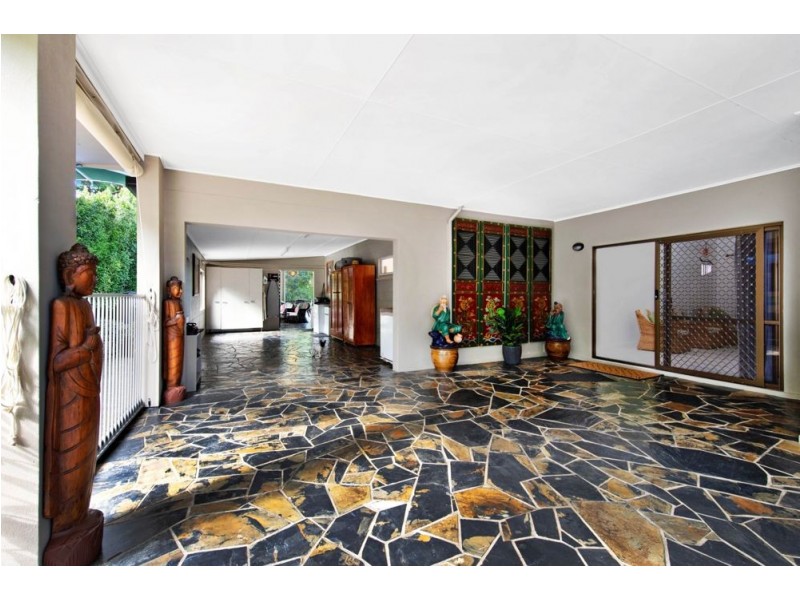 6 Nero Close, Mooroobool QLD 4870